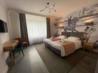 Отель Kadyny Folwark Hotel & SPA Кадыны Двухместный номер с 1 кроватью или 2 отдельными кроватями-1